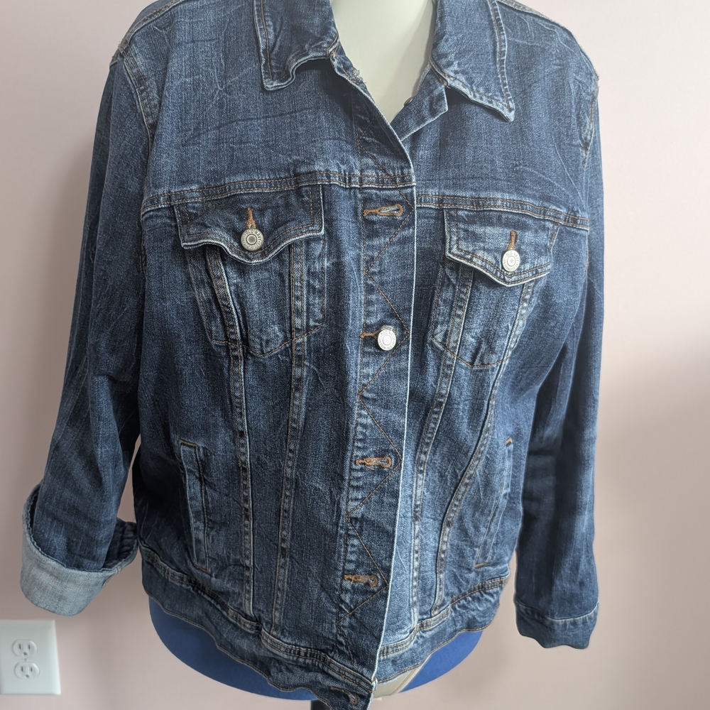 Old Navy Women's Blue Washed Denim Jacket